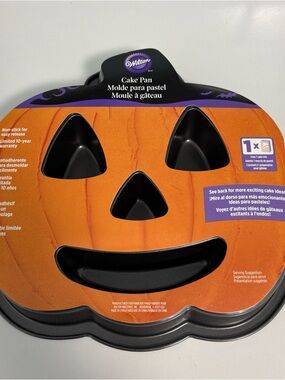 Wilton Pumpkin Jack-O-Lantern Cake Pan Non-stick Halloween Baking 2105-0679 NEW